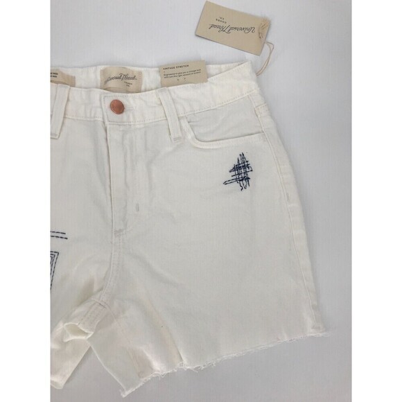 Universal Threads Womens Vintage Stretch Midi Denim Jean Shorts Size 2 White - Picture 2 of 7
